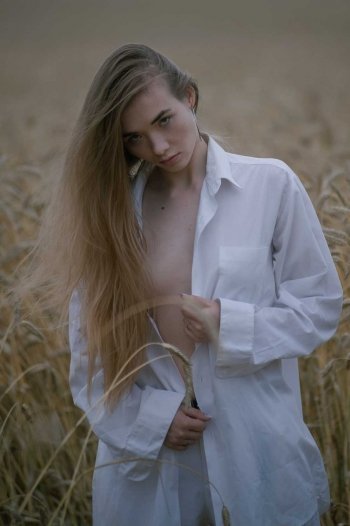 Polina Naumovets sexy